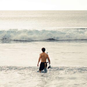 Ethan Wacker Instagram - When in Hawaii, you kinda have to surf 🏄🏼‍♂️. Don’t let these pics fool you tho, I’m so bad at it 😭😂