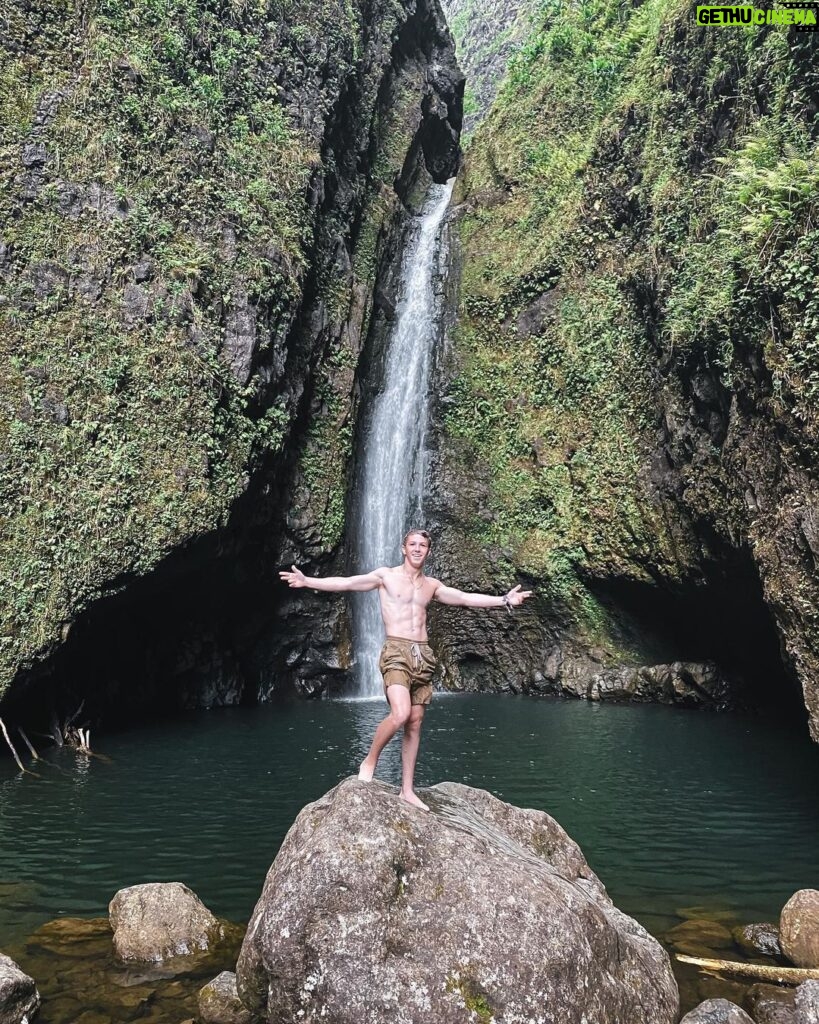 Ethan Wacker Instagram - Exploring unknown areas of the map Oahu, Hawaii