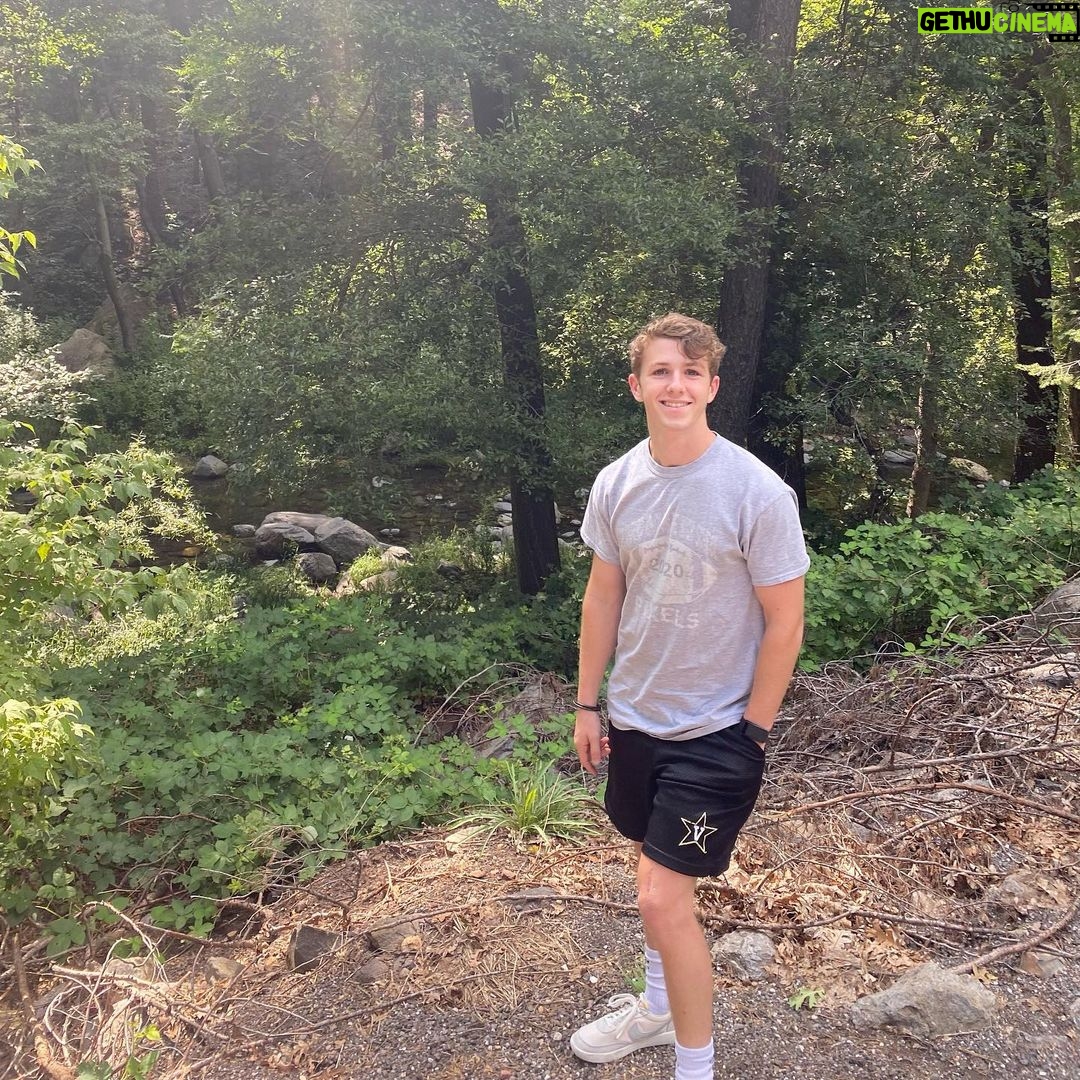 Ethan Wacker Instagram - About to start my sophomore year, now is a stressful time. School is gonna be hard, add in staying active and healthy, COVID, busyness, everything else going on in the world, and people (including me) are a little stressed and anxious. When I feel that way, my solution is prayer and leaning on God, and that may work for you if you are feeling a similar way. If you are, check out the @hallowapp, cause their guided prayers help me connect with God when sometimes I don’t know where to start. Download it for free at hallow.com/ethan (link in bio) to check it out!