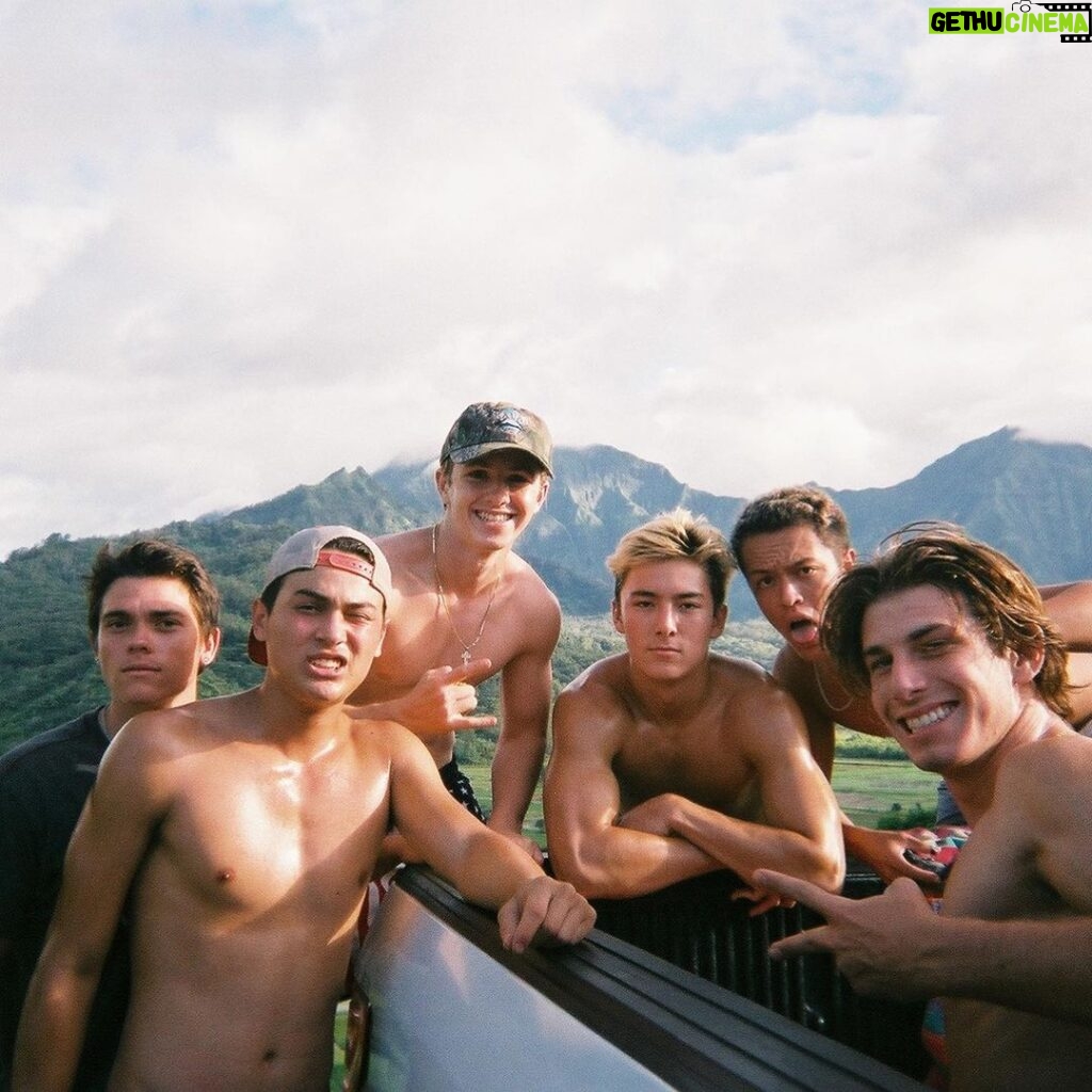 Ethan Wacker Instagram - Moving to a bigger city like Nashville makes me miss Hawaii and the boys from back home a little more today. I gotta find some cool hikes or smth in Nashville lmk if there are any in the comments