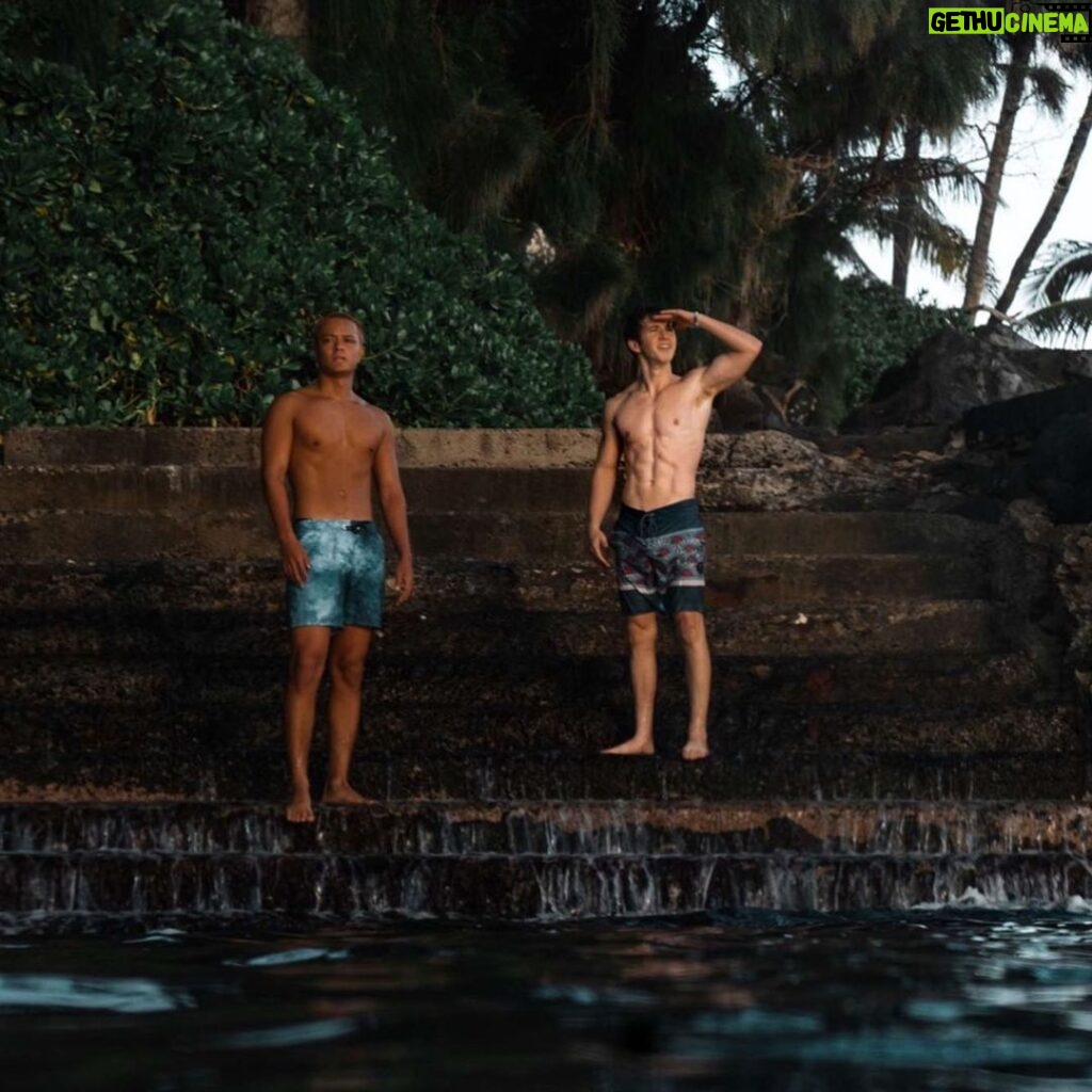 Ethan Wacker Instagram - 🧜🏼‍♂️ Honolulu, Hawaii