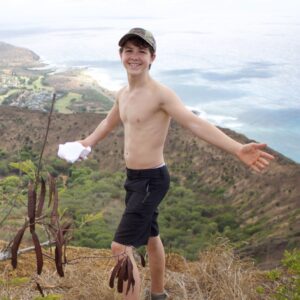 Ethan Wacker Instagram - Fitness is so amazing! Anyone and everyone is capable of transforming themselves into a more confident, healthier person! There’s about a 1.5 year difference between these pictures, so if you are thinking about starting your fitness journey now, do it! Results come slowly but they do come. Do that home workout, stay consistent, and you will see progress. I started working out because of insecurity, and now I feel better than ever. I know a lot of ppl can relate to that, so I urge you to use fitness as a positive outlet like I did! My DMs are open if you have any questions about home workouts n stuff.