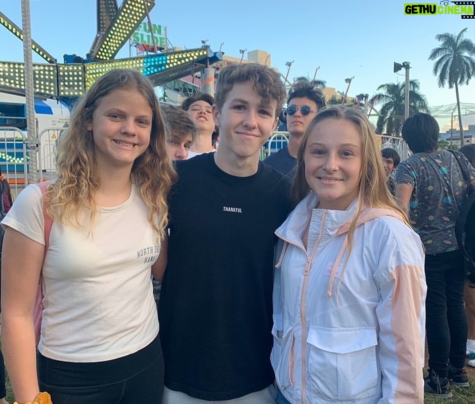 Ethan Wacker Instagram - Follower appreciation post! Luh y’all 💪🏼🧡