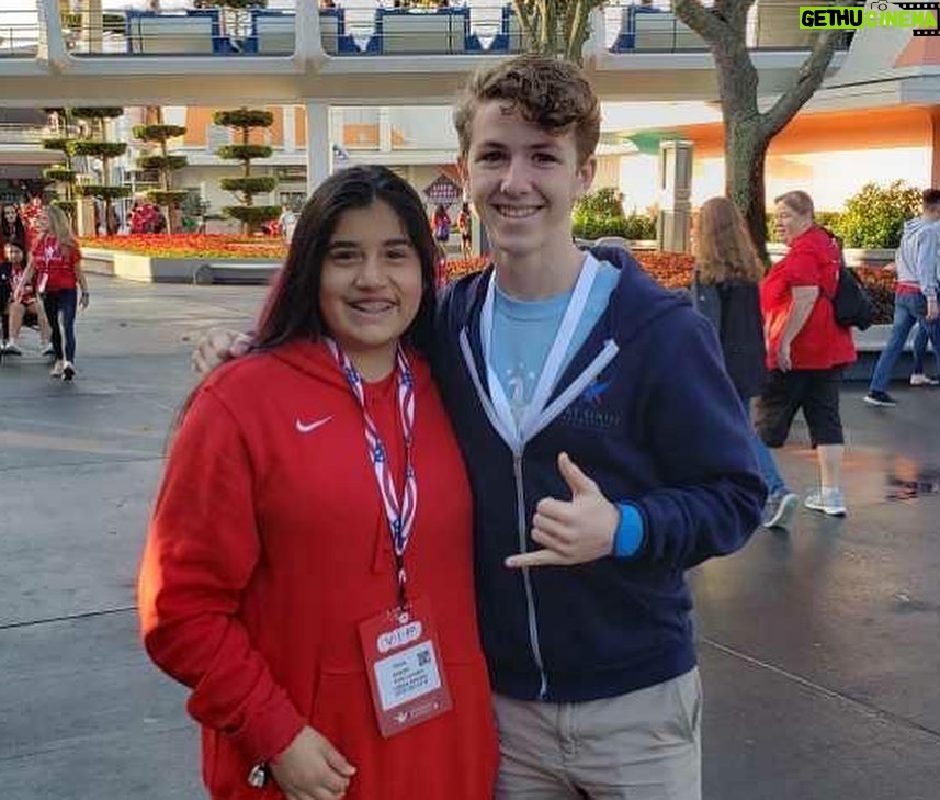 Ethan Wacker Instagram - Follower appreciation post! Luh y’all 💪🏼🧡