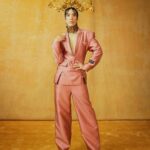 Eugene Lee Yang Instagram - ✨STAY GOLD✨ #goldgala @goldhouseco portraits by @danielseunglee styling by @colinmanderson makeup by @ariannachayleneblean hair by @daviddanggg look & shoes by @houseofharryhalim @harryhalim headpiece by @laureldewitt jewelry by @azitamirjewelry bag by @kristinakofficial