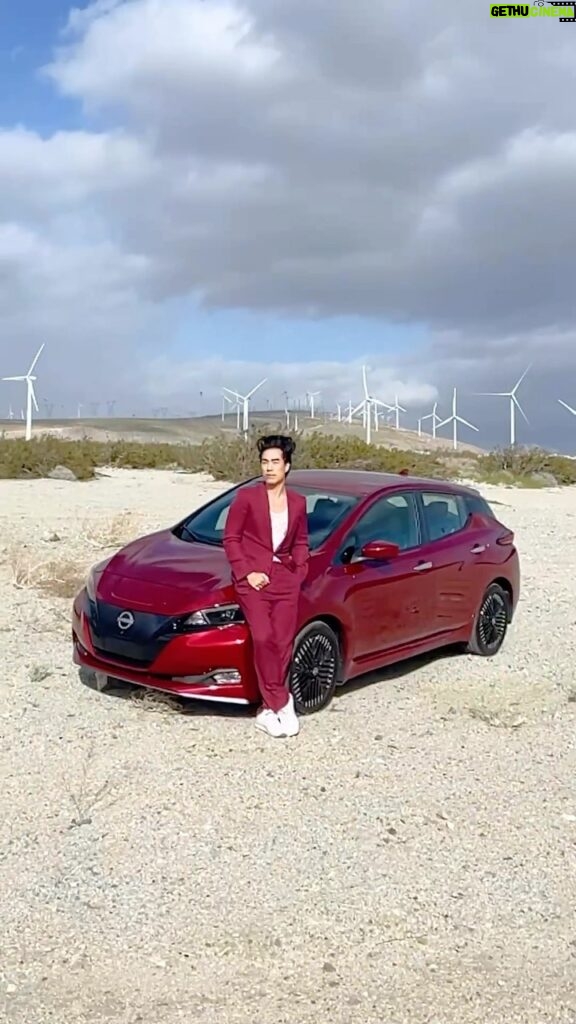 Eugene Lee Yang Instagram - Dream Car Contender 2️⃣: the all-new Nissan Leaf! What better way to test out @NissanUSA’s flagship electric vehicle⚡ than a road trip to Palm Springs? 🌴 “Wow, dinosaurs!” 🦖 #NissanPartner 🦕