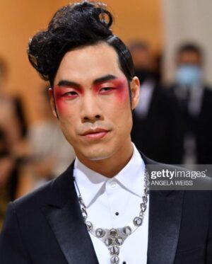 Eugene Lee Yang Instagram - #metgala 
hair by @daviddanggg 
makeup by @vanmakeupnyc 
nails by @sojinails 
necklace by @ericksonbeamon 
vintage tuxedo by @dior @hedislimane 
shoes by @jimmychoo 
special thanks to @derekblasberg @nickbrown @voguemagazine & @metmuseum