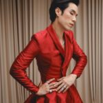 Eugene Lee Yang Instagram - Oscars 🌹 Custom @waltercollection Styling by @colinmanderson Hair by @daviddanggg Makeup by @ariannachayleneblean Jewelry by @h.crowne Shoes by @houseofharryhalim Photos by @jdrenes