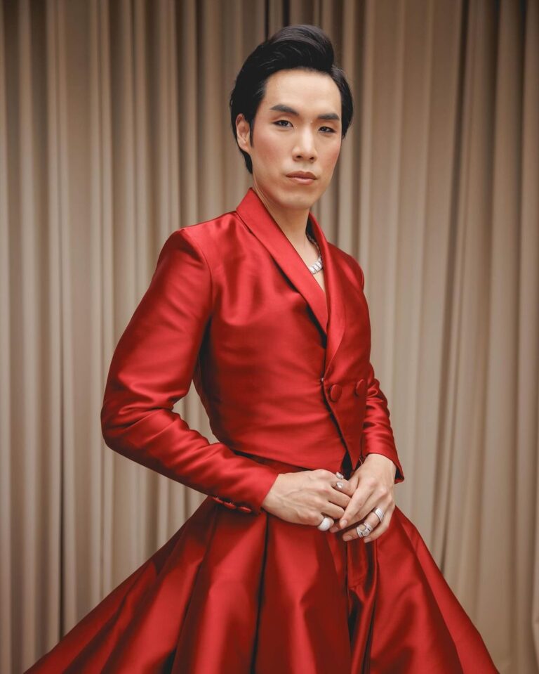 Eugene Lee Yang Instagram - Oscars 🌹 Custom @waltercollection Styling by @colinmanderson Hair by @daviddanggg Makeup by @ariannachayleneblean Jewelry by @h.crowne Shoes by @houseofharryhalim Photos by @jdrenes