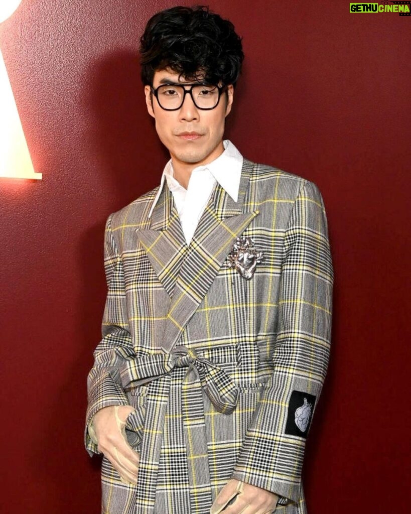 Eugene Lee Yang Instagram - Vanity Fair & Instagram’s Vanities 👓 A Night For Young Hollywood #vfvanities Styling by @colinmanderson Suit by @weishengparis Shoes by @jb_rautureau