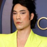 Eugene Lee Yang Instagram - Governors Awards 💛 styling by @colinmanderson makeup by @ariannachayleneblean hair by @daviddanggg photos by @jdrenes suiting by @landerosnewyork necklace by @misterpurl rings by @christinebukkehave shoes by @unitednude x @shaunross