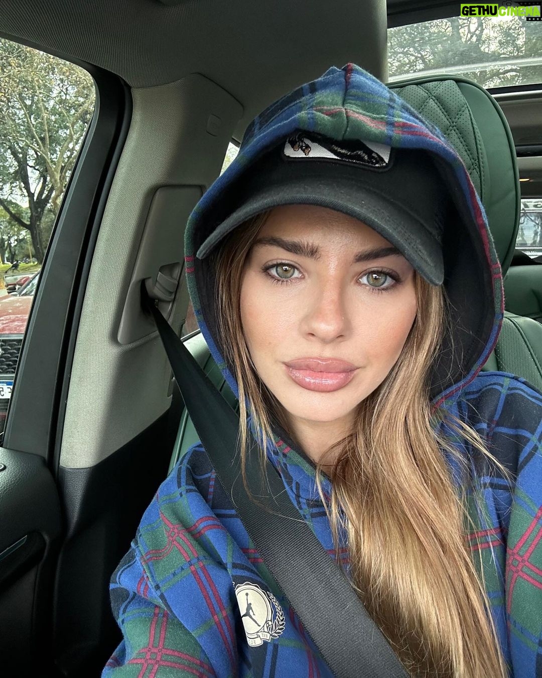 Eugenia Suárez Instagram - Llego a la discoooo vestida de jordannnn