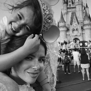 Eugenia Suárez Instagram - 10 años atrás nacía quien me haría conocer el amor más profundo y grande del mundo. 
La mejor hermana, la mejor compañera, la más empática, sensible, dulce, buena y graciosa. 
Es un honor ser tu mamá, mi Rufita.
Gracias.
Te amo con locura.
