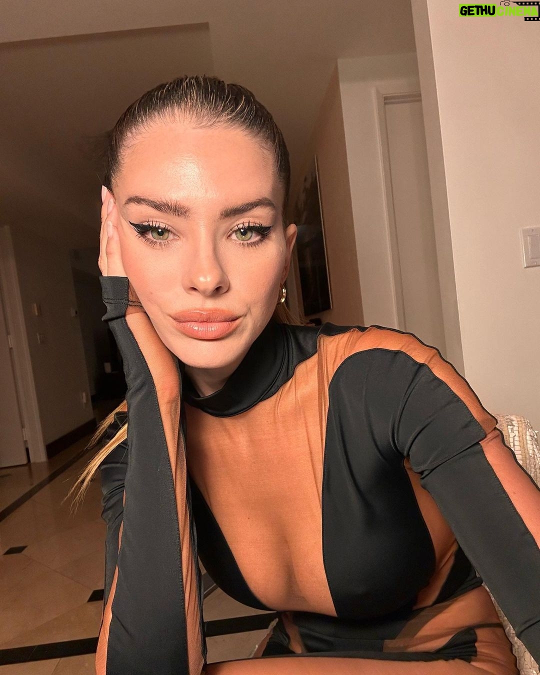 Eugenia Suárez Instagram - Ay ! @muglerofficial @hm