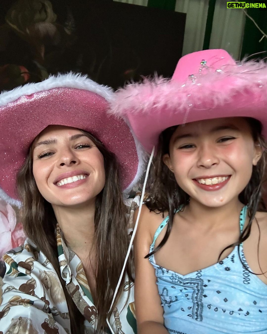 Eugenia Suárez Instagram - Feliz cumpleaños a mi 💅🏼🩷 Estoy feliz pero por sobre todo MUY agradecida con Dios, mis amigos y la vida.