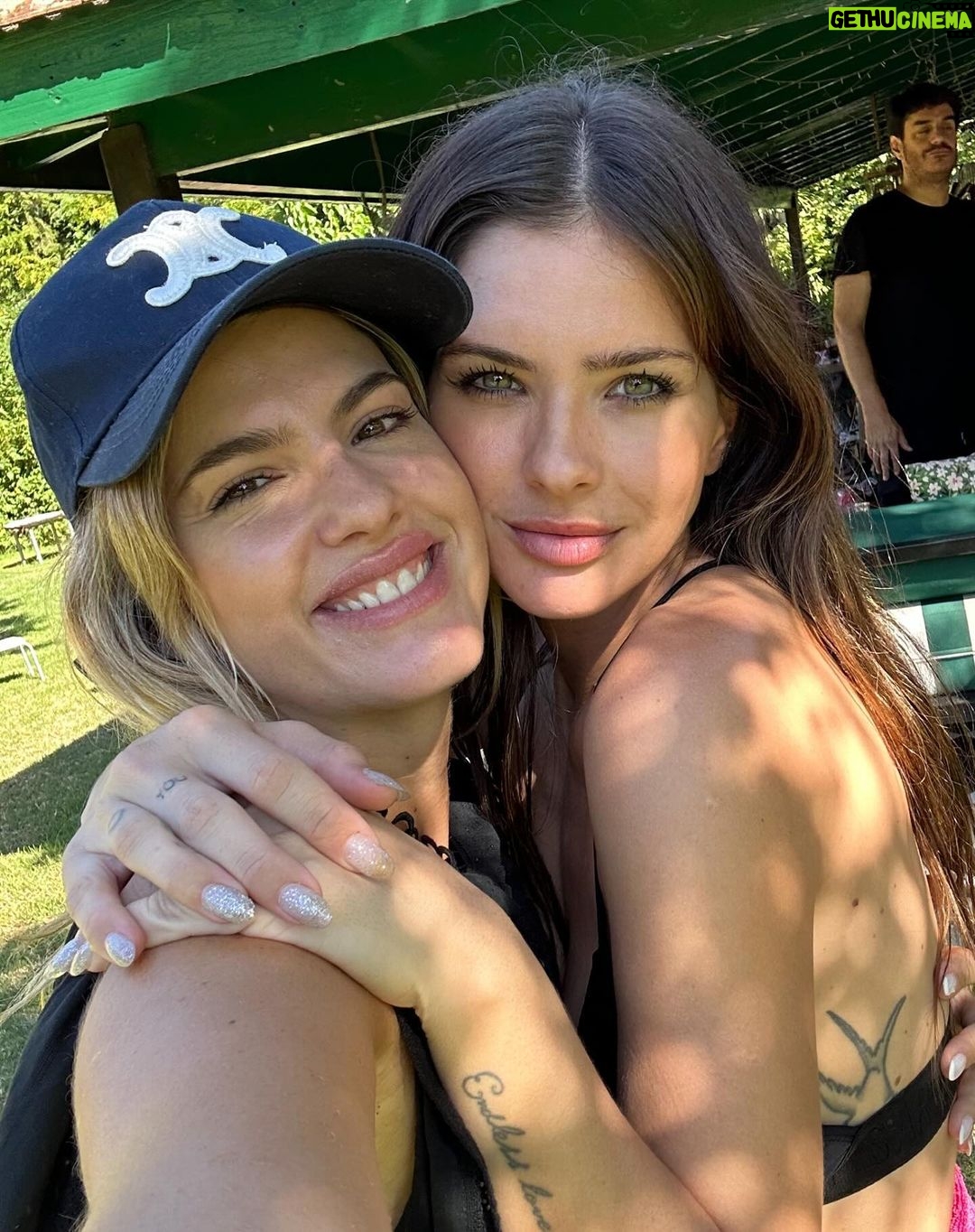 Eugenia Suárez Instagram - Feliz cumpleaños a mi 💅🏼🩷 Estoy feliz pero por sobre todo MUY agradecida con Dios, mis amigos y la vida.