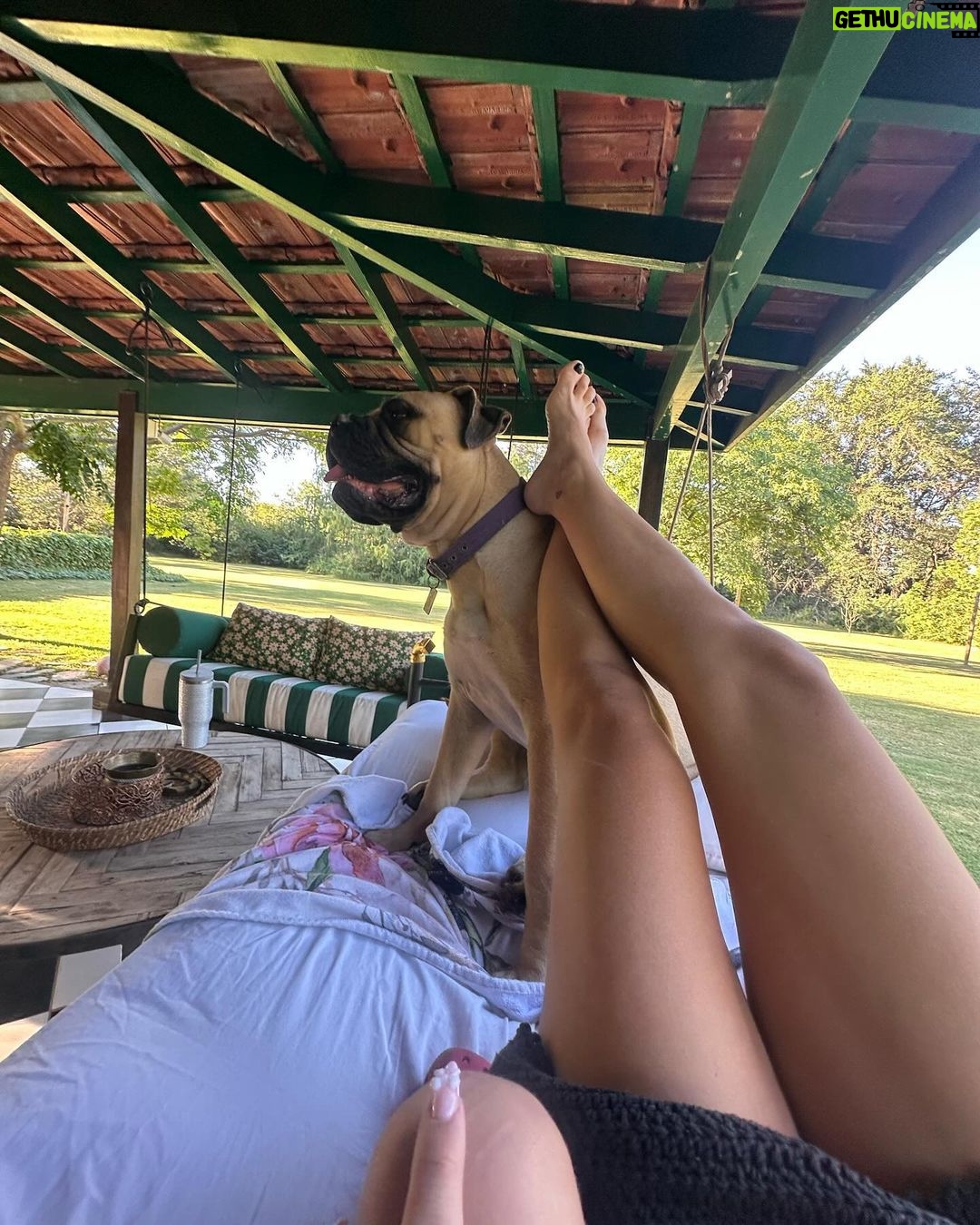 Eugenia Suárez Instagram - Dale abrázame otro ratooo 🌹