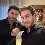 Eugenio Siller Instagram - Feliz cumpleaños @mundosiller !!! 🎂🎁 - Nunca necesité de amigos ni de superhéroes porque tengo un hermano !!! San Pedro Garza García, NL.