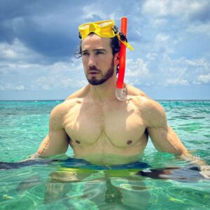 Eugenio Siller Instagram - Trying to find a mermaid under the sea … 🧜‍♀️ 🌊

@thewestincozumel