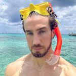 Eugenio Siller Instagram - Trying to find a mermaid under the sea … 🧜‍♀️ 🌊 @thewestincozumel Hotel Westin Cozumel