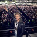 Eugenio Siller Instagram - Compartiendo la energía de miles de personas unidas por la música 🎶 #viviresincreíble @gnpseguros 🎙️Harry Styles Foro Sol, Mexico City