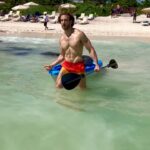 Eugenio Siller Instagram - Vacations on the beach … 🏝️ ☀️ 🌊