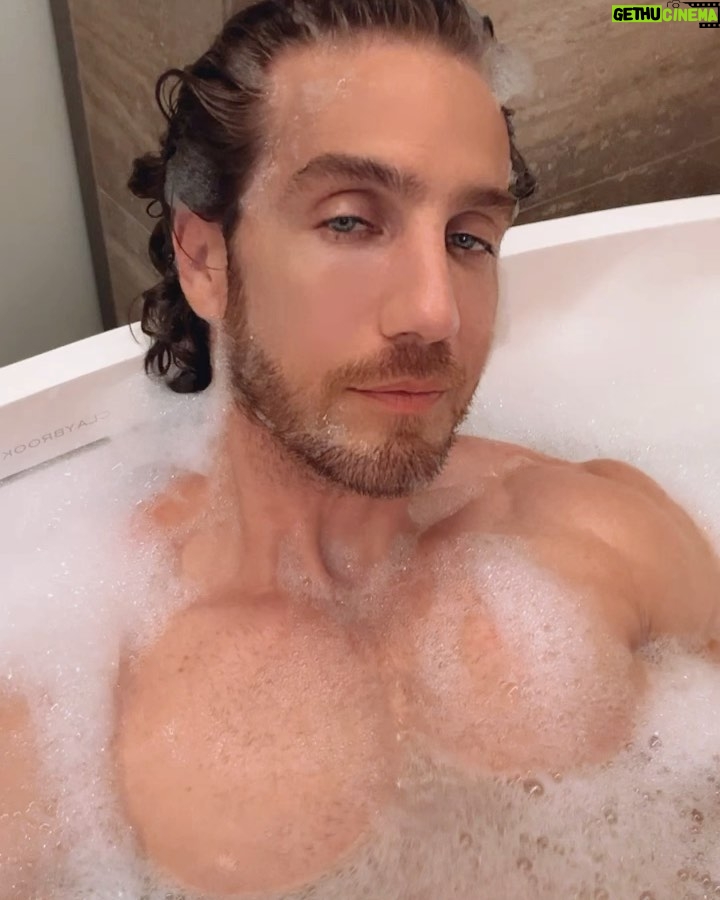 Eugenio Siller Instagram - Bubble time … 🫧 🫧 The St. Regis Kanai Resort, Riviera Maya