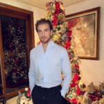 Eugenio Siller Instagram - Merry Christmas !!! 🎄 • Dec 24, 2023 • San Pedro Garza Garcia,Monterrey N.L