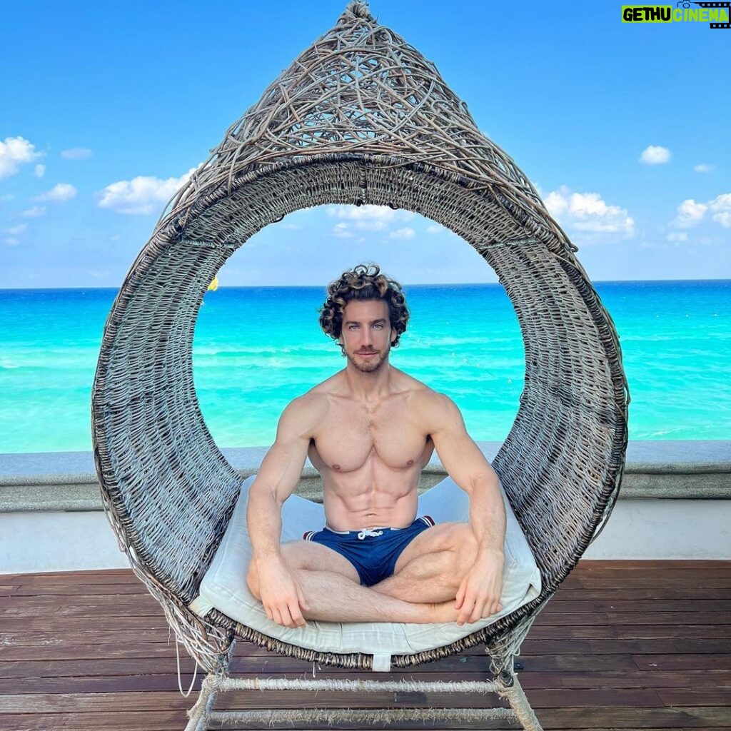 Eugenio Siller Instagram - Early morning … Breathe & Relax Cancún, Quintana Roo