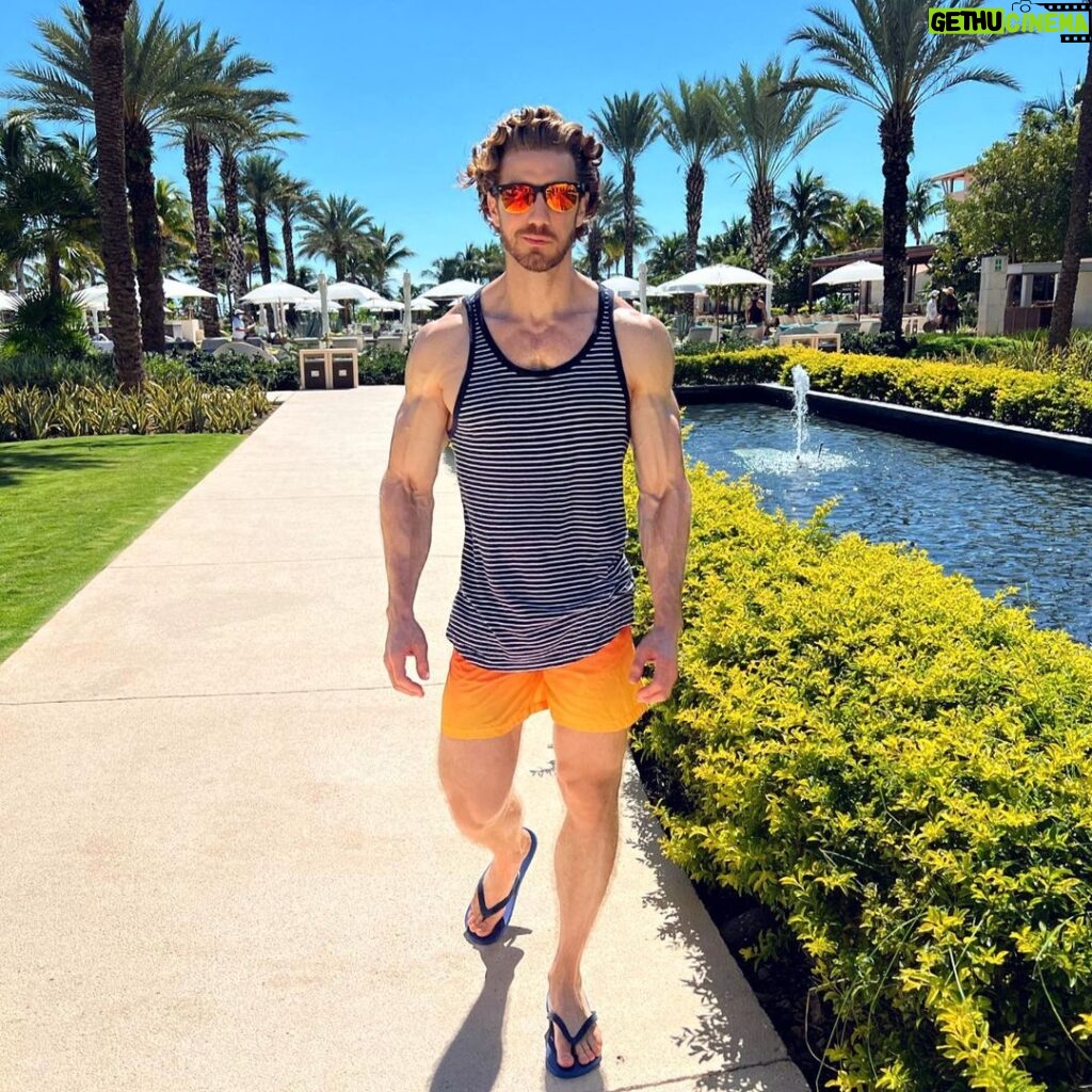 Eugenio Siller Instagram - Early walk before breakfast 🕶️ @unico2087 #shotoniphone UNICO 20º87º Hotel Riviera Maya