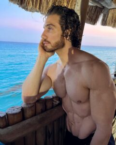 Eugenio Siller Instagram - A Love affair with the Ocean .. 🌊 @jwcancun #JWMarriottCancun #marriottcancunresorts #shotoniphone Cancún, Quintana Roo