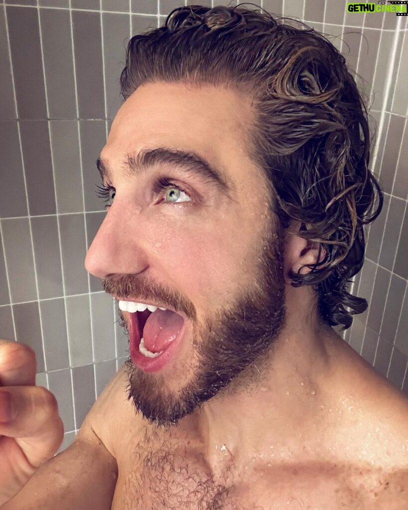 Eugenio Siller Instagram - You got me singing in the shower … 🎶 🎵 Beverly Hills, California