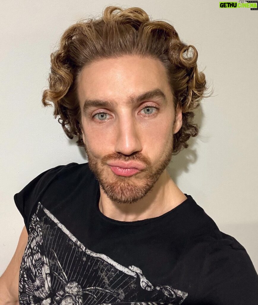 Eugenio Siller Instagram - When you don’t fit in at the party and feel more confused than a chameleon in a bag of skittles. 🤷🏼‍♂️ Beverly Hills, California