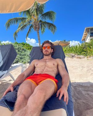 Eugenio Siller Instagram - Not now … I’m busy … 🤚🏼 

#shotoniphone