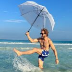 Eugenio Siller Instagram - Under my umbrella ella eh eh ⛱️ ☀️ 🌴 @liveaquacancun #aqualover #aquacancun Live Aqua Beach Resort Cancun