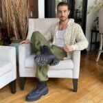 Eugenio Siller Instagram – Hoy entrevista con @marapatriciacastaneda a la 7pm México !!!
Que placer !!!

Styling 👕: @gerardangulo 
Outfit: @zegnaofficial 
🥾: @ferragamo 
👕: @sandroparis Mexico City, Mexico