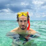 Eugenio Siller Instagram - Trying to find a mermaid under the sea … 🧜‍♀️ 🌊 @thewestincozumel Hotel Westin Cozumel