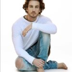 Eugenio Siller Instagram - • Portada y reportaje para la revista @ximenalatam • Gracias por el espacio en su editorial de Diciembre !!! Lee la entrevista - link en mis historias 👱🏼‍♂️. 📸: @urielsantanafoto