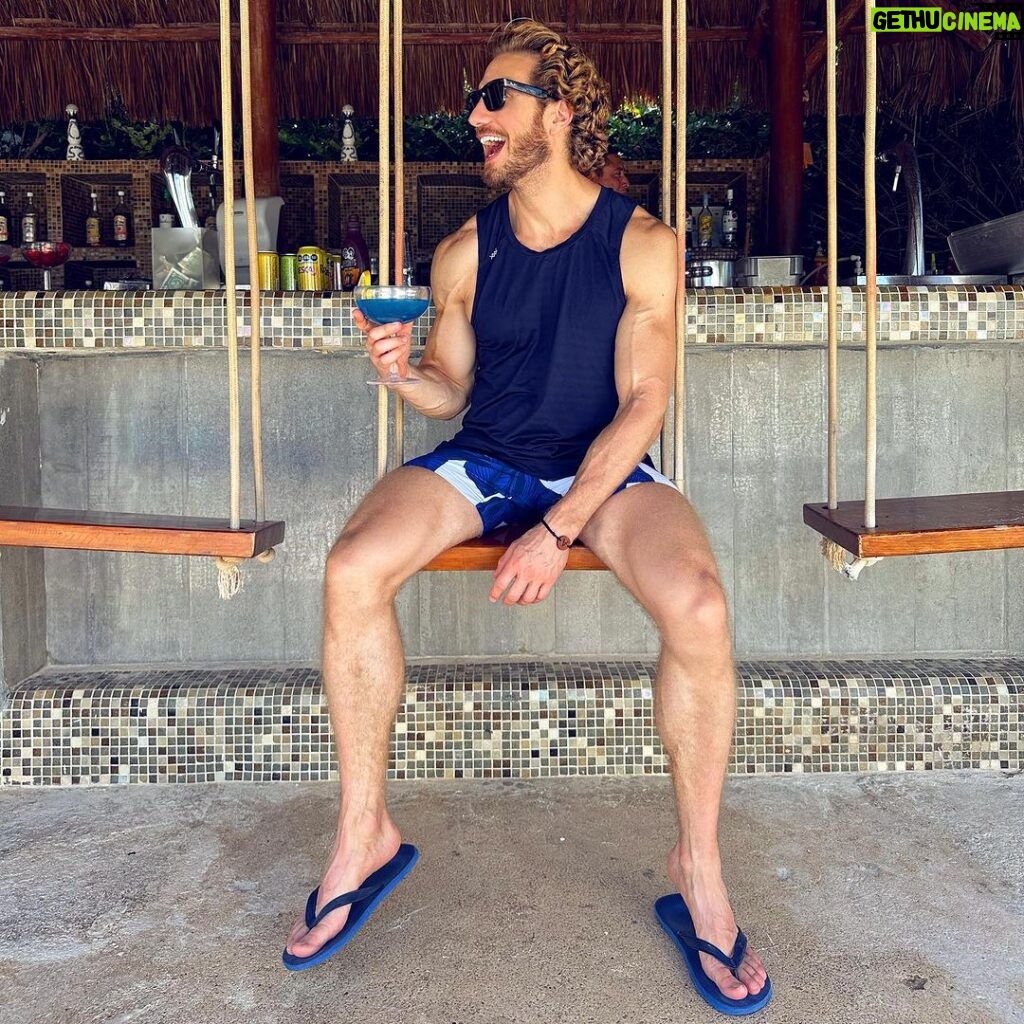Eugenio Siller Instagram - Photos … 📷 ☀️🌴 🌊 Live Aqua Beach Resort Cancun