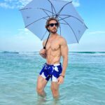 Eugenio Siller Instagram - Under my umbrella ella eh eh ⛱️ ☀️ 🌴 @liveaquacancun #aqualover #aquacancun Live Aqua Beach Resort Cancun