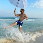 Eugenio Siller Instagram - Under my umbrella ella eh eh ⛱️ ☀️ 🌴 @liveaquacancun #aqualover #aquacancun Live Aqua Beach Resort Cancun