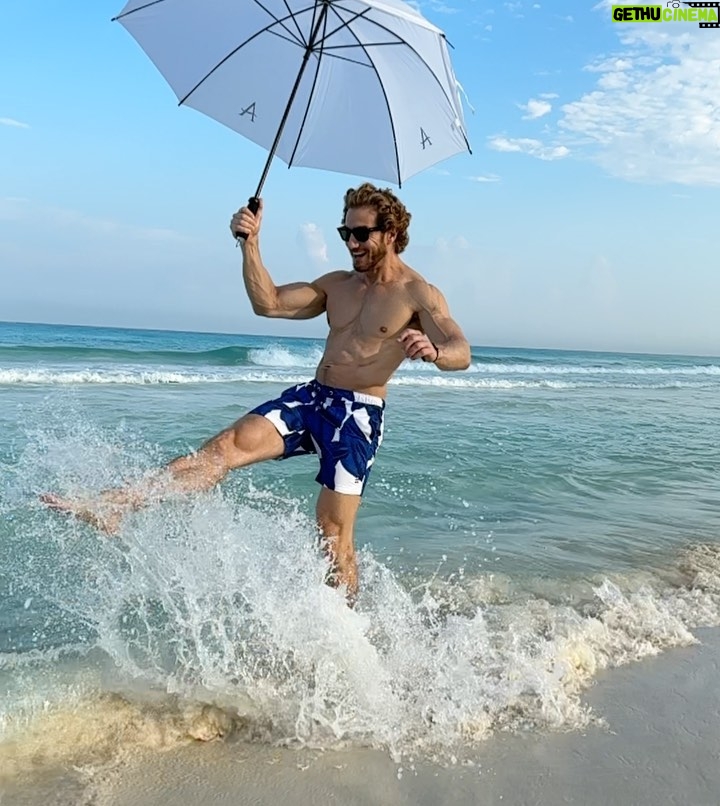 Eugenio Siller Instagram - Under my umbrella ella eh eh ⛱️ ☀️ 🌴 @liveaquacancun #aqualover #aquacancun Live Aqua Beach Resort Cancun