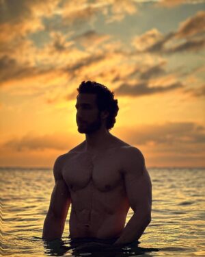 Eugenio Siller Instagram - In my habitat … 🌅 🌊 🧜‍♂️