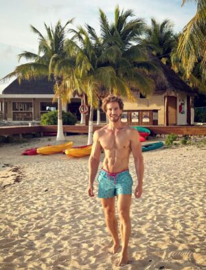 Eugenio Siller Instagram - Life’s a Beach … 🏖️