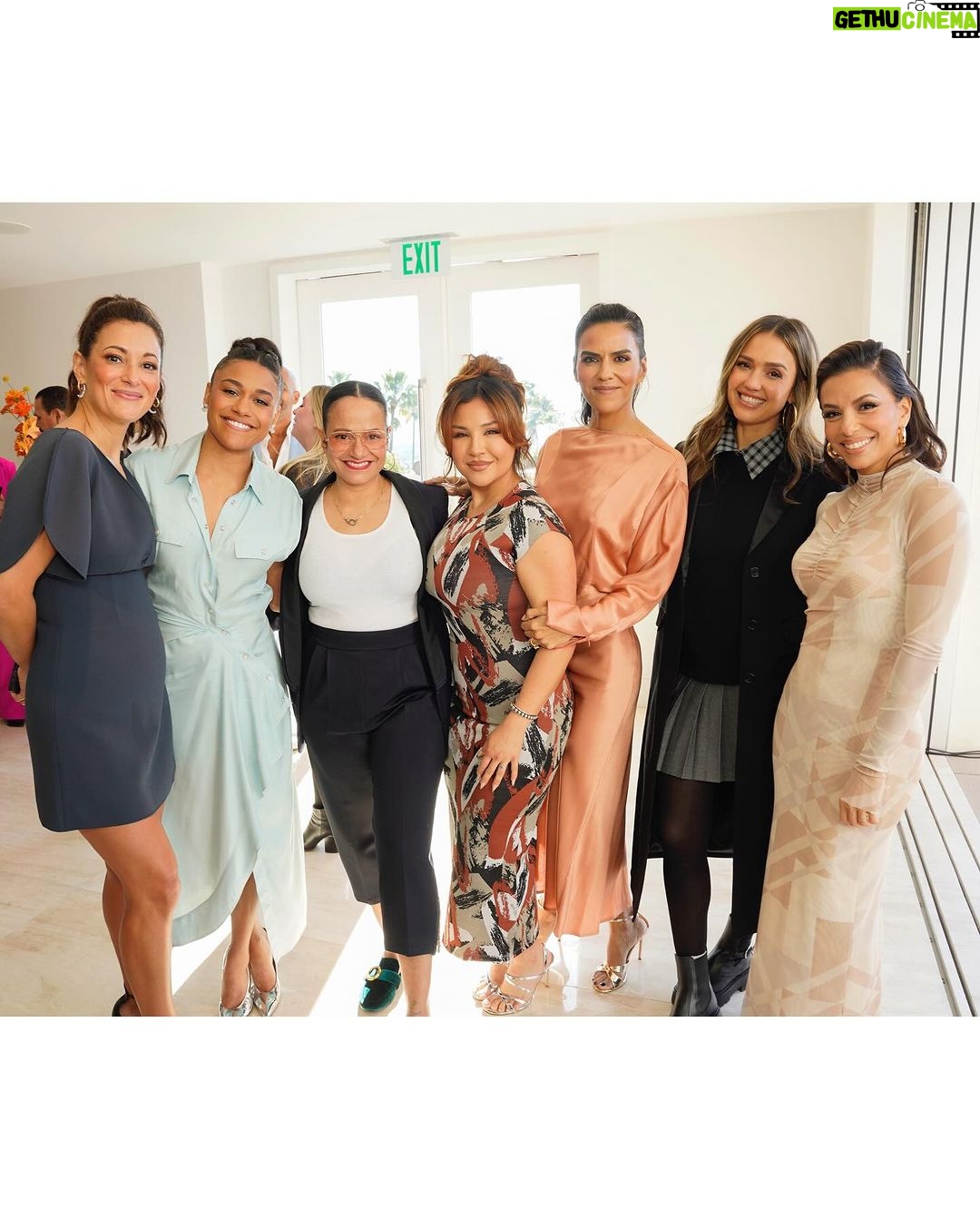 Eva Longoria Instagram - I’m still on cloud 9 from all the love and community that I felt on Saturday! Thank you @arianadebose for hosting a beautiful brunch that celebrated the wonderful journey @flaminhotmovie has taken us on. I’ve always said my favorite room to be in is with these people right here and I couldn’t thank each and every one of you enough. And special thank you to team #Equis! Love y’all❤️🔥 Hair: @kenpaves MU: @beautybyelan Styling: @stylememaeve Location: @mo_residencesbeverlyhills @shvo Mandarin Oriental Residences, Beverly Hills