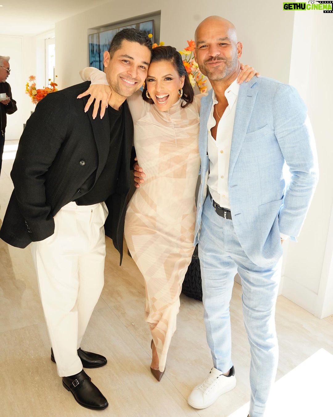Eva Longoria Instagram - I’m still on cloud 9 from all the love and community that I felt on Saturday! Thank you @arianadebose for hosting a beautiful brunch that celebrated the wonderful journey @flaminhotmovie has taken us on. I’ve always said my favorite room to be in is with these people right here and I couldn’t thank each and every one of you enough. And special thank you to team #Equis! Love y’all❤️🔥 Hair: @kenpaves MU: @beautybyelan Styling: @stylememaeve Location: @mo_residencesbeverlyhills @shvo Mandarin Oriental Residences, Beverly Hills