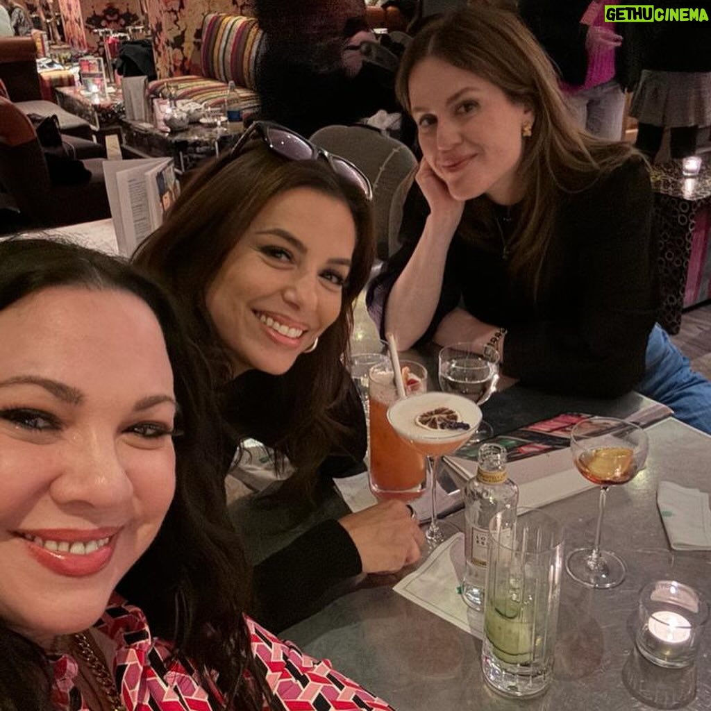 Eva Longoria Instagram - < 24hrs in London for @flaminhotmovie ❤️🔥 Always love being here!🇬🇧 London, United Kingdom