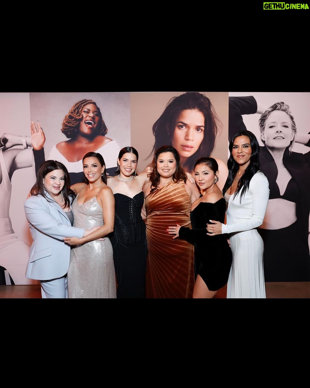 Eva Longoria Instagram - Ahh what a night! Honored to have been in great company with so many women I admire 💖 Thank you @elleusa and @ninagarcia for a beautiful night recognizing and celebrating women! And thank you to my sister @kerrywashington for your heartfelt words🥹 Hair: @kenpaves MU: @beautybyelan Styling: @stylememaeve