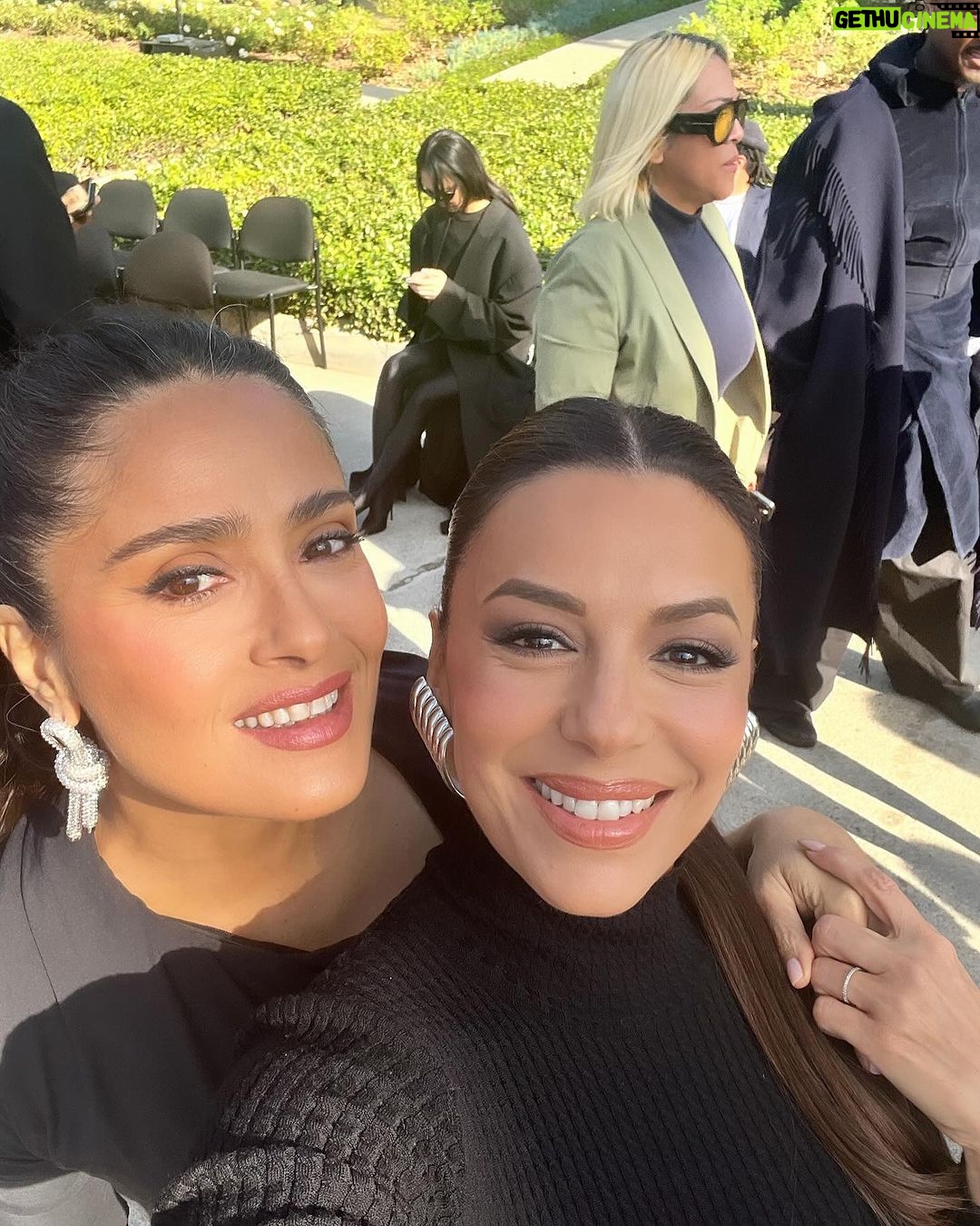 Eva Longoria Instagram - @balenciaga 🖤