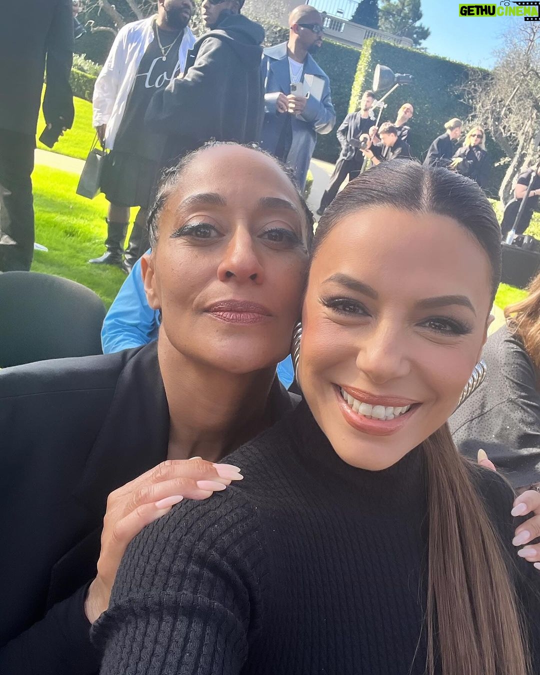 Eva Longoria Instagram - @balenciaga 🖤